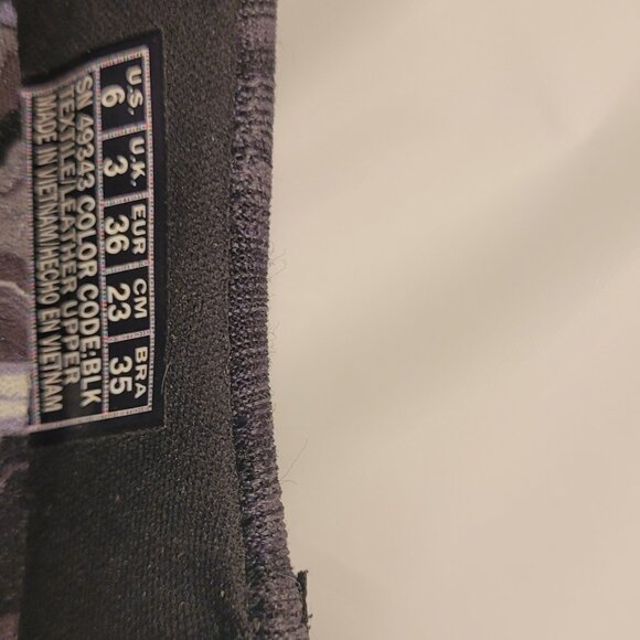 Black Mary Janes Skechers Memory Foam Womens Size 6 - Picture 14 of 15